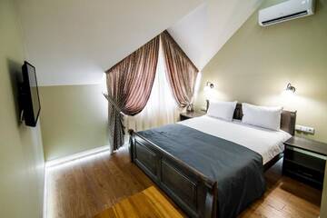 Фото номера Номер Делюкс Отель Gosudar Hotel г. Кропивницкий 6