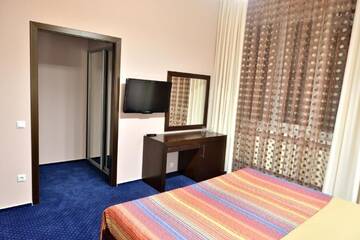 Фото номера Улучшенный полулюкс Отель Gosudar Hotel г. Кропивницкий 3