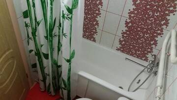 Фото номера Апартаменты с 1 спальней Апартаменты Двокімнатна, затишна квартира в центрі на Шевченко г. Кропивницкий 19