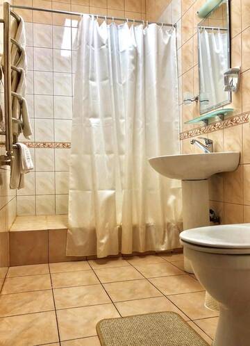 Фото номера Двухместный номер с 2 отдельными кроватями Отель Hotel Korona г. Кропивницкий 6